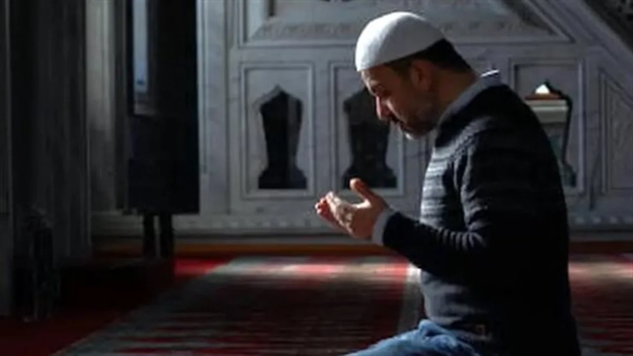 توقيتات الصلاة.. موعد أذان الظهر والعصر في القاهرة ومحافظات الوجه البحري